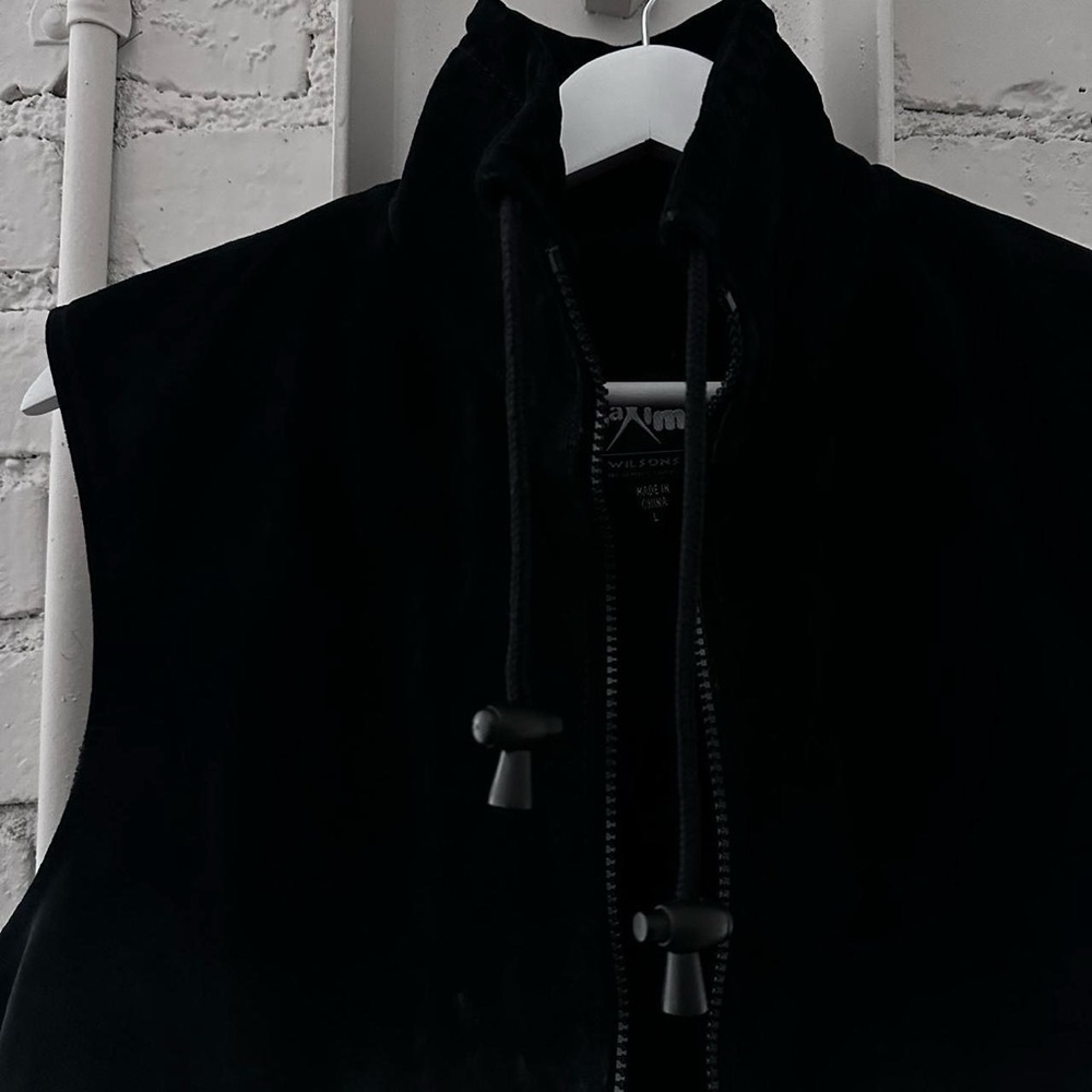 Vintage Wilson’s Leather Maxima Black Suede Vest - Picture 5 of 6